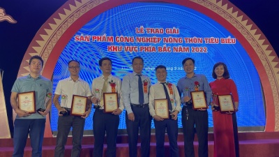 Đón nhận chứng nhận Sản phẩm Công nghiệp Nông thôn tiêu biểu khu vực phía Bắc 2022