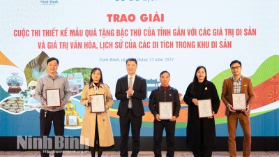 Sở Du lịch trao giải các cuộc thi hưởng ứng kỷ niệm 10 năm Di sản Tràng An